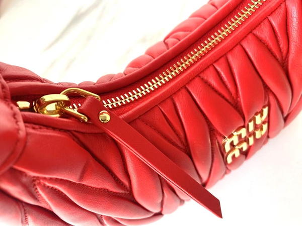 スーパーコピーブランドバッグ角部分ディテール